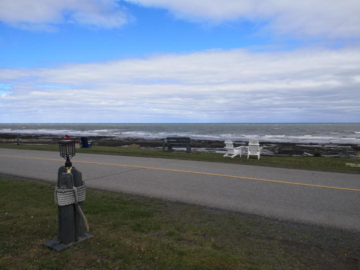 Les Cabines Du Phare Rimouski Buitenkant foto